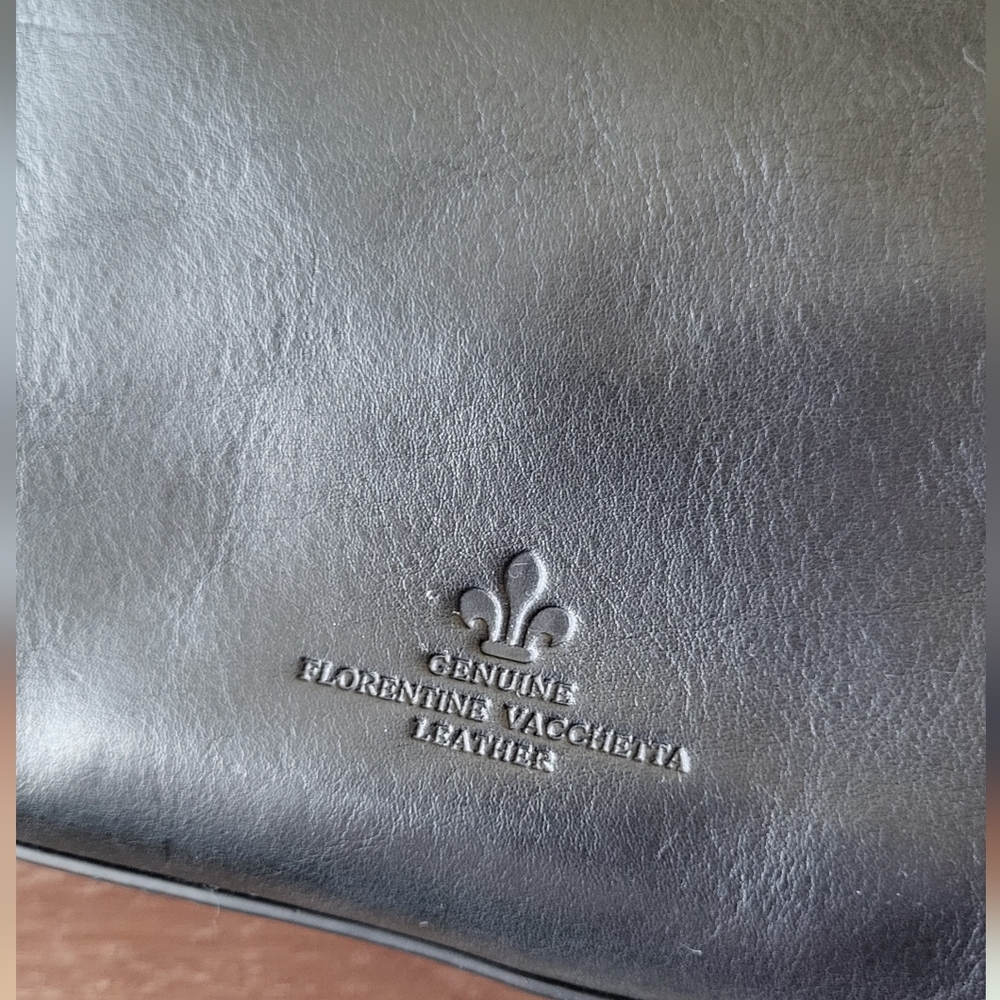 EUC Dooney & Bourke Florentine Leather Small Lucy Bag In Black - Picture 3 of 13